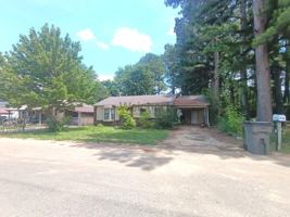 featured image of 645 N 6th St