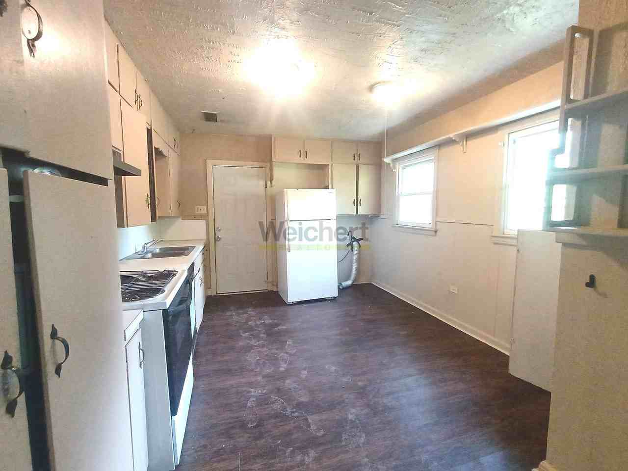 645 N 6th St - Photo 5 of 12