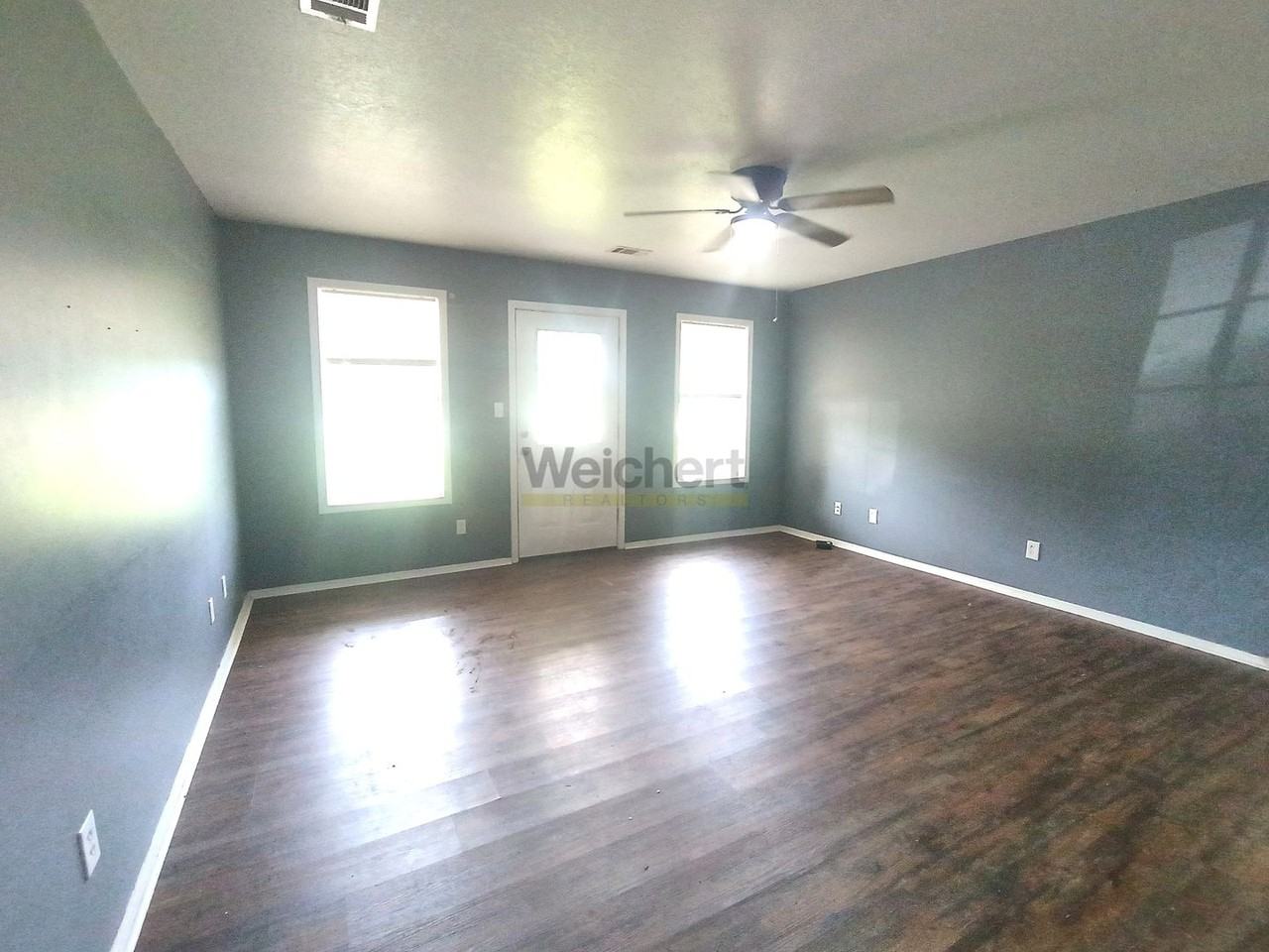 703 N 10th Ave - Photo 2 of 13
