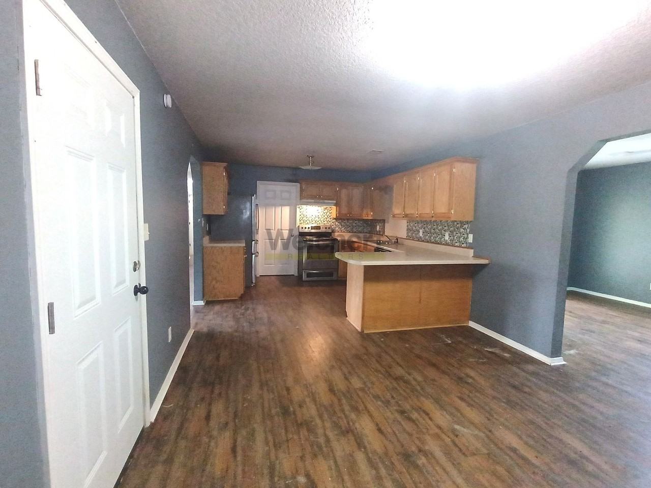 703 N 10th Ave - Photo 3 of 13