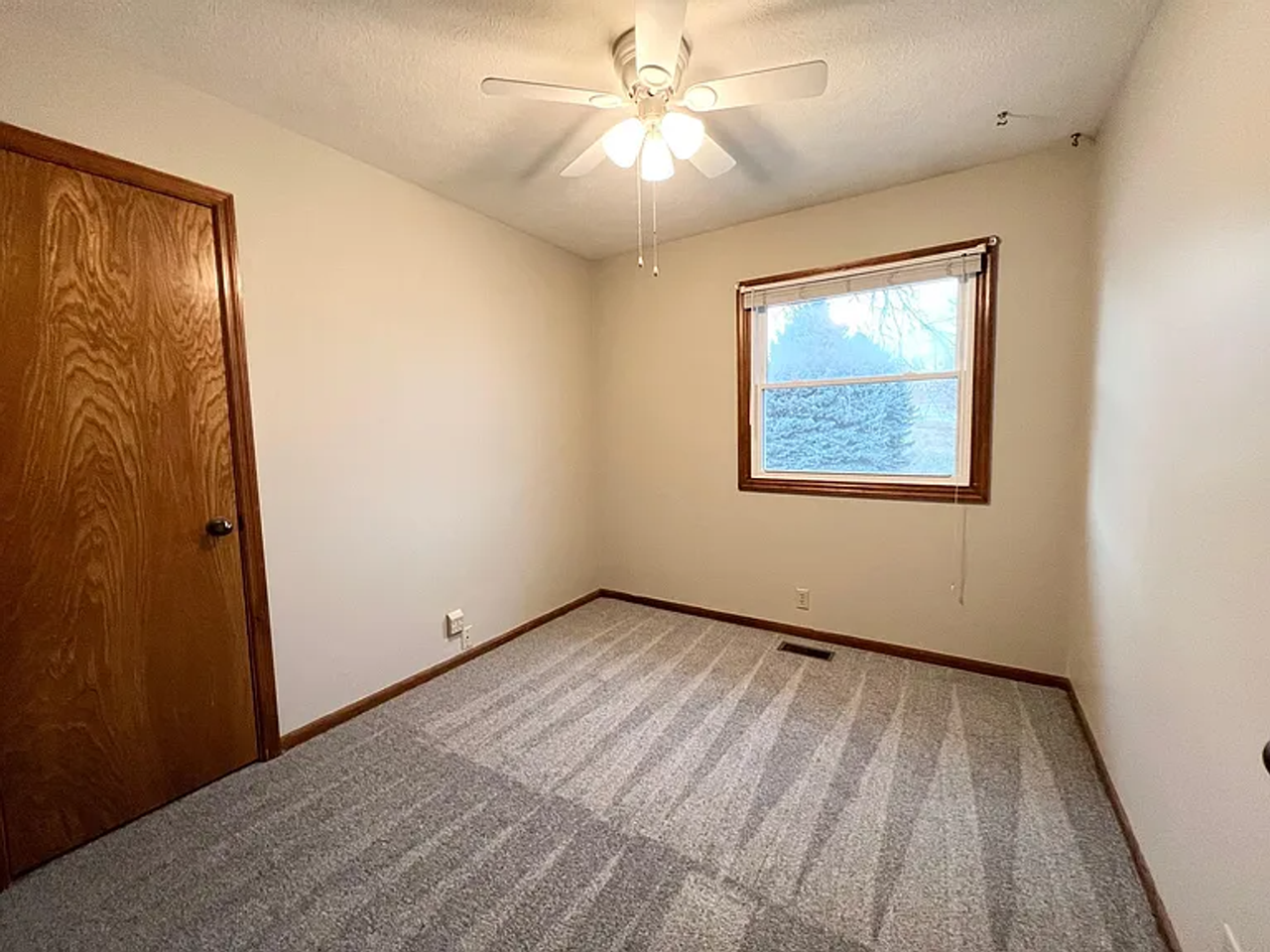 5819 N 127th Avenue Cir - Photo 7 of 35
