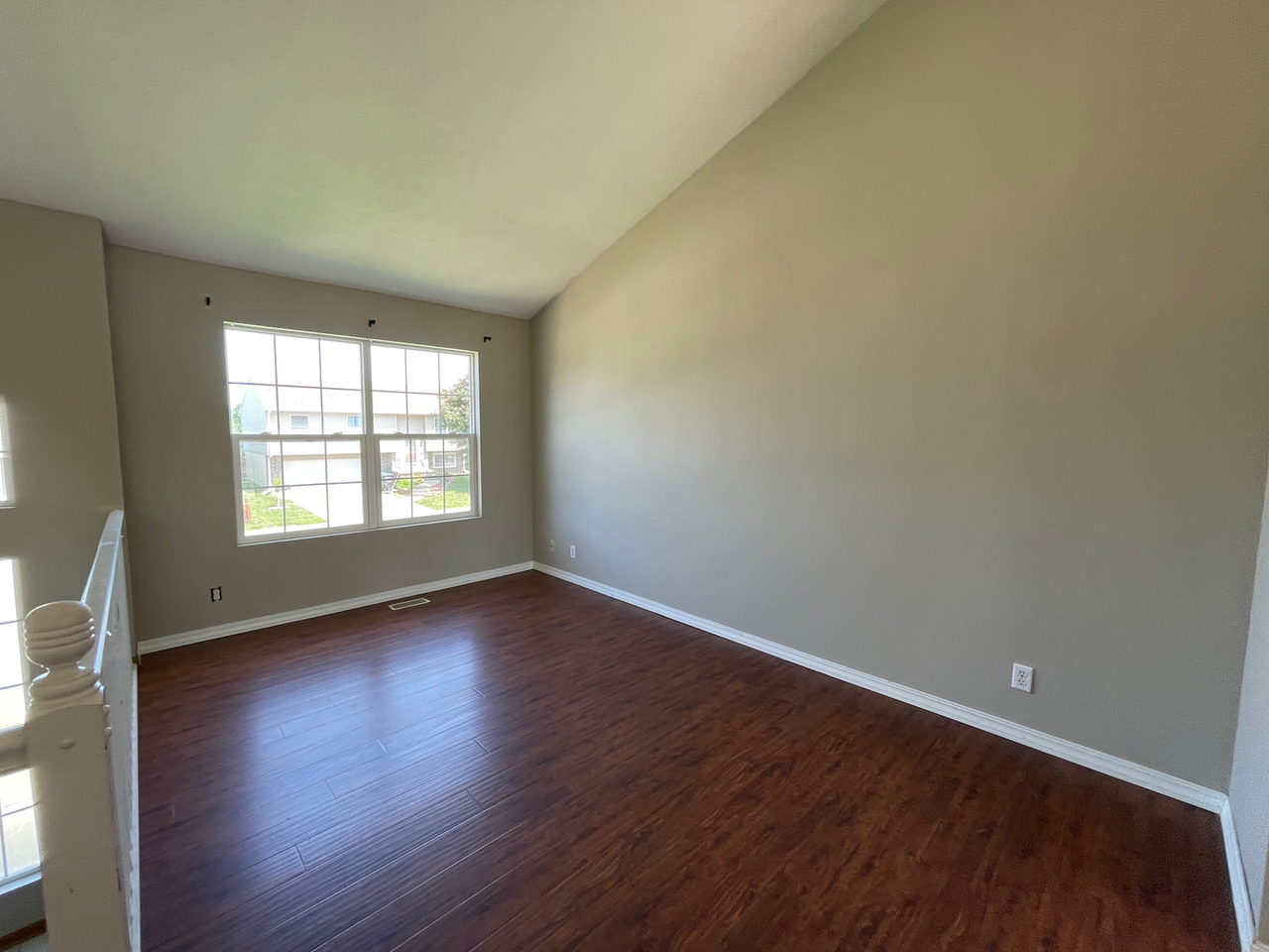 8013 Newport Ave - Photo 3 of 15