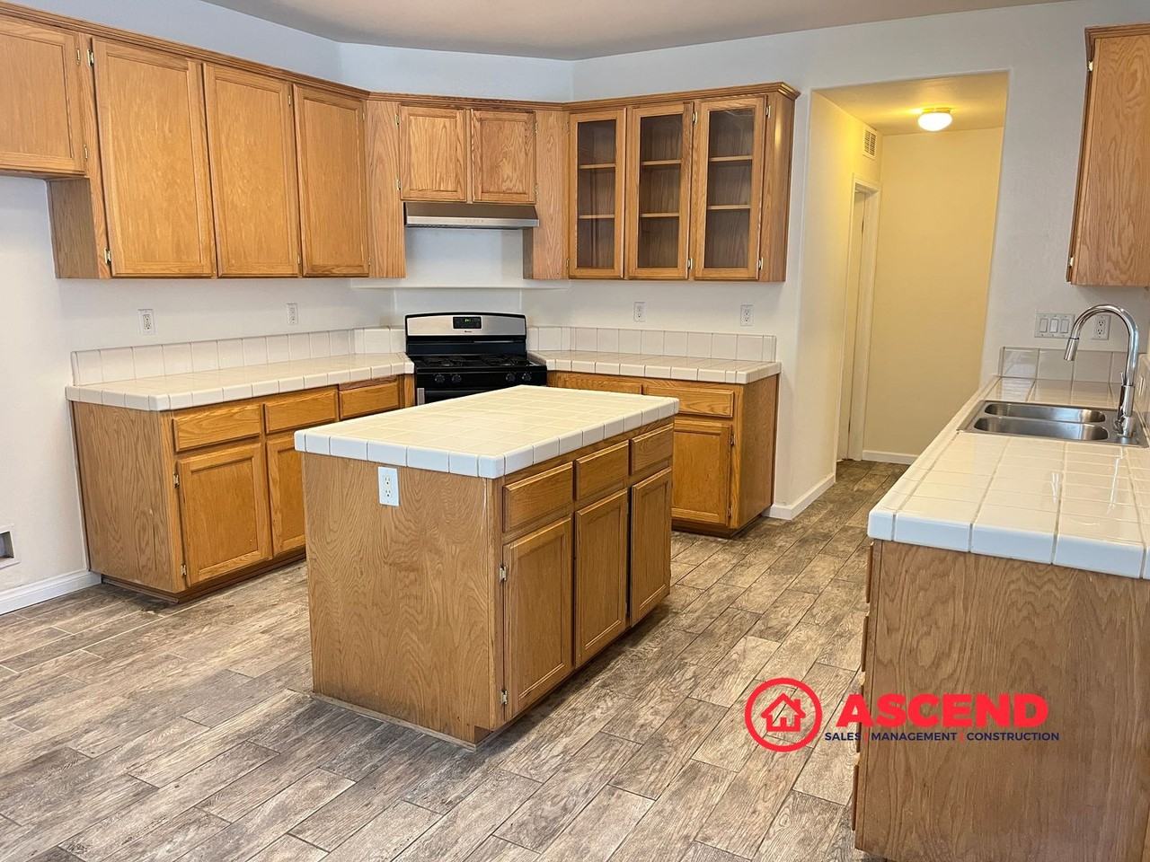 6806 Savannah Falls Dr - Photo 4 of 10