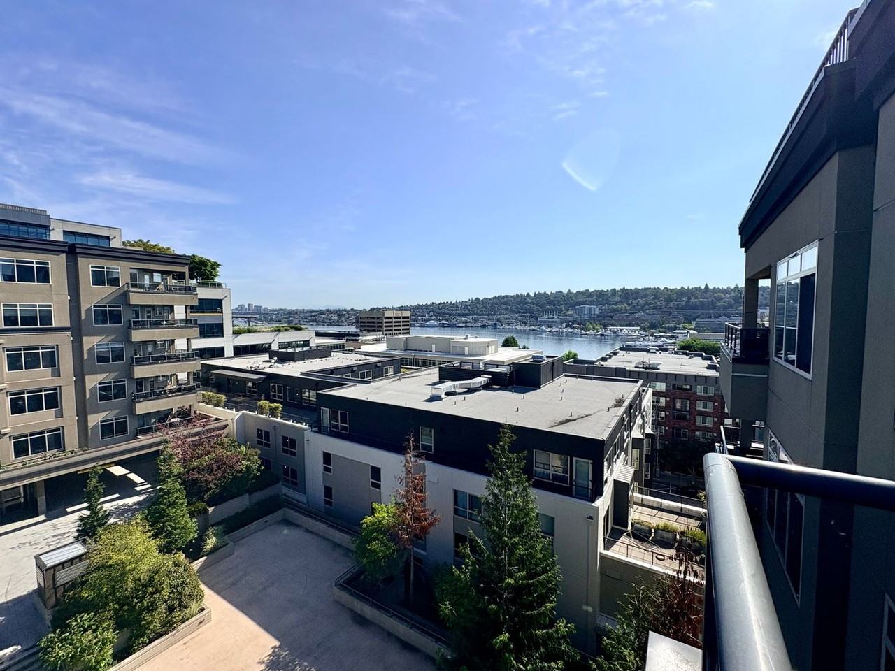 900 Aurora Ave N