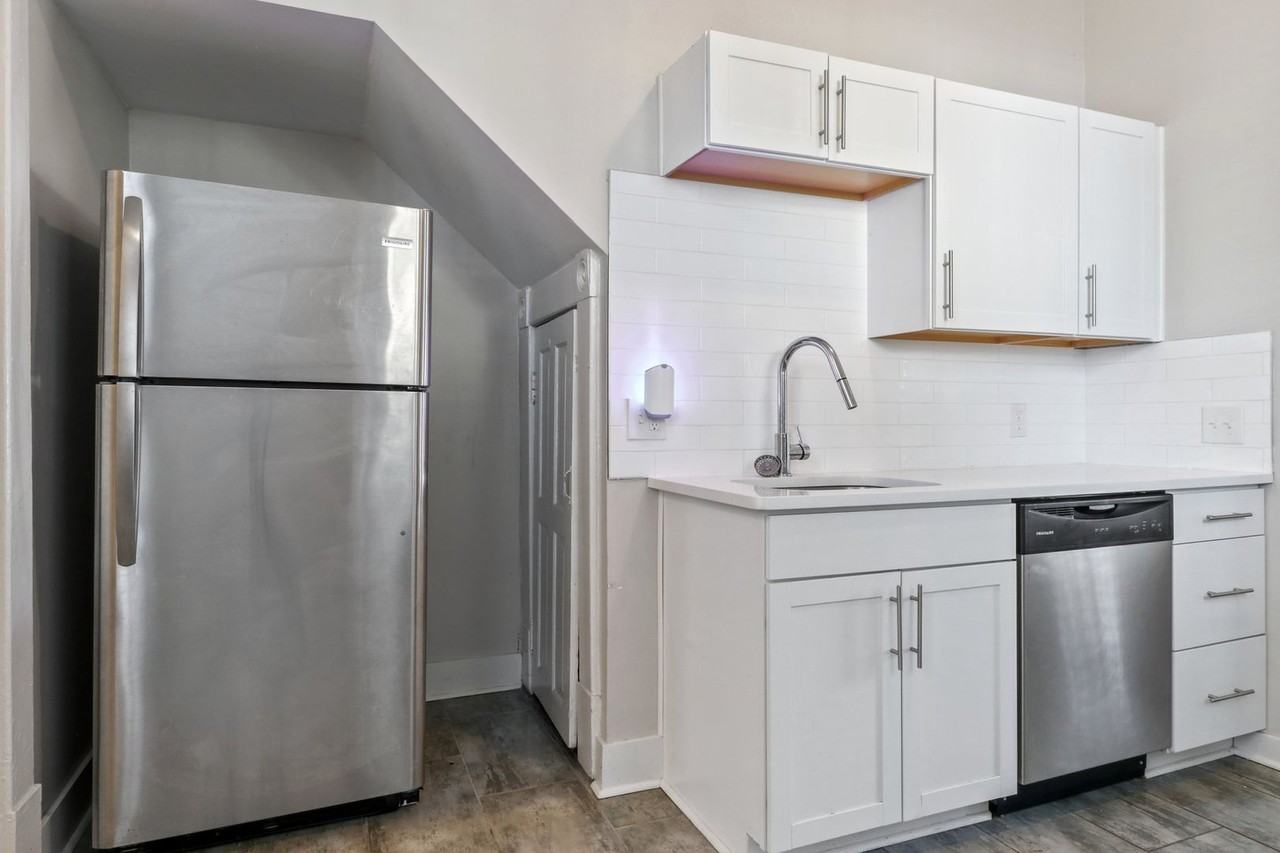 1312 Lincoln St - Photo 7 of 25