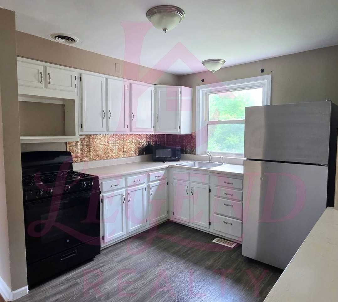 624 Science Hill Dr - Photo 4 of 5