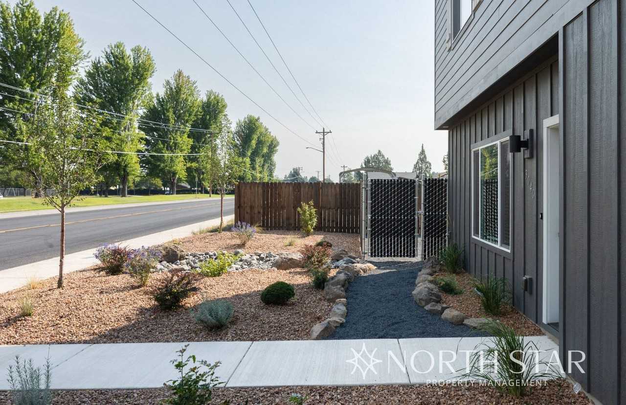 3042 Sw Obsidian Ln - Photo 2 of 23