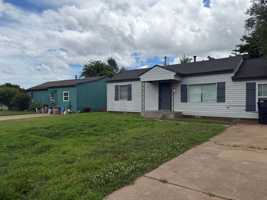 featured image of 3212 Ne 15th St