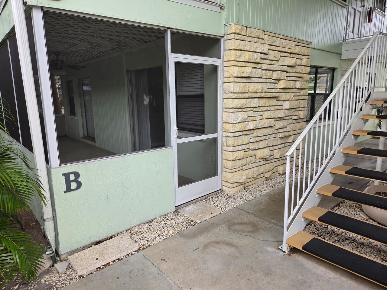 2939 Los Altos Dr #B - Photo 2 of 11