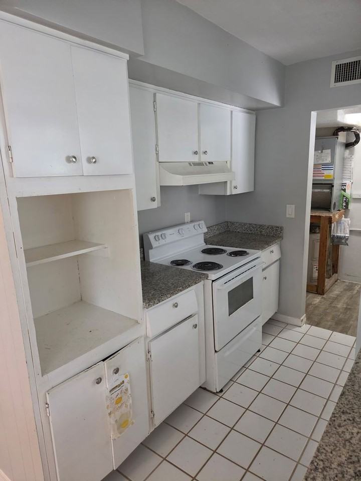 2939 Los Altos Dr #B - Photo 5 of 11