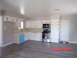featured image of 10421 Glenn St