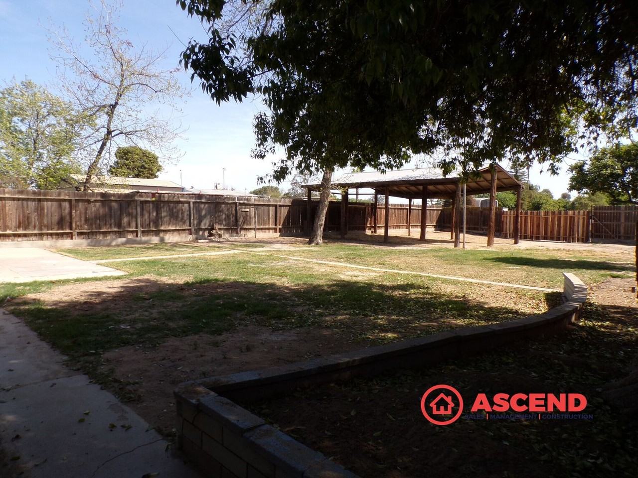 10421 Glenn St - Photo 5 of 6