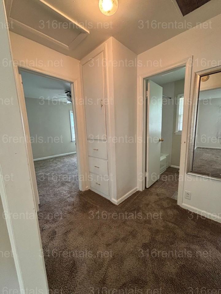 1423 Terrace Dr - Photo 6 of 14