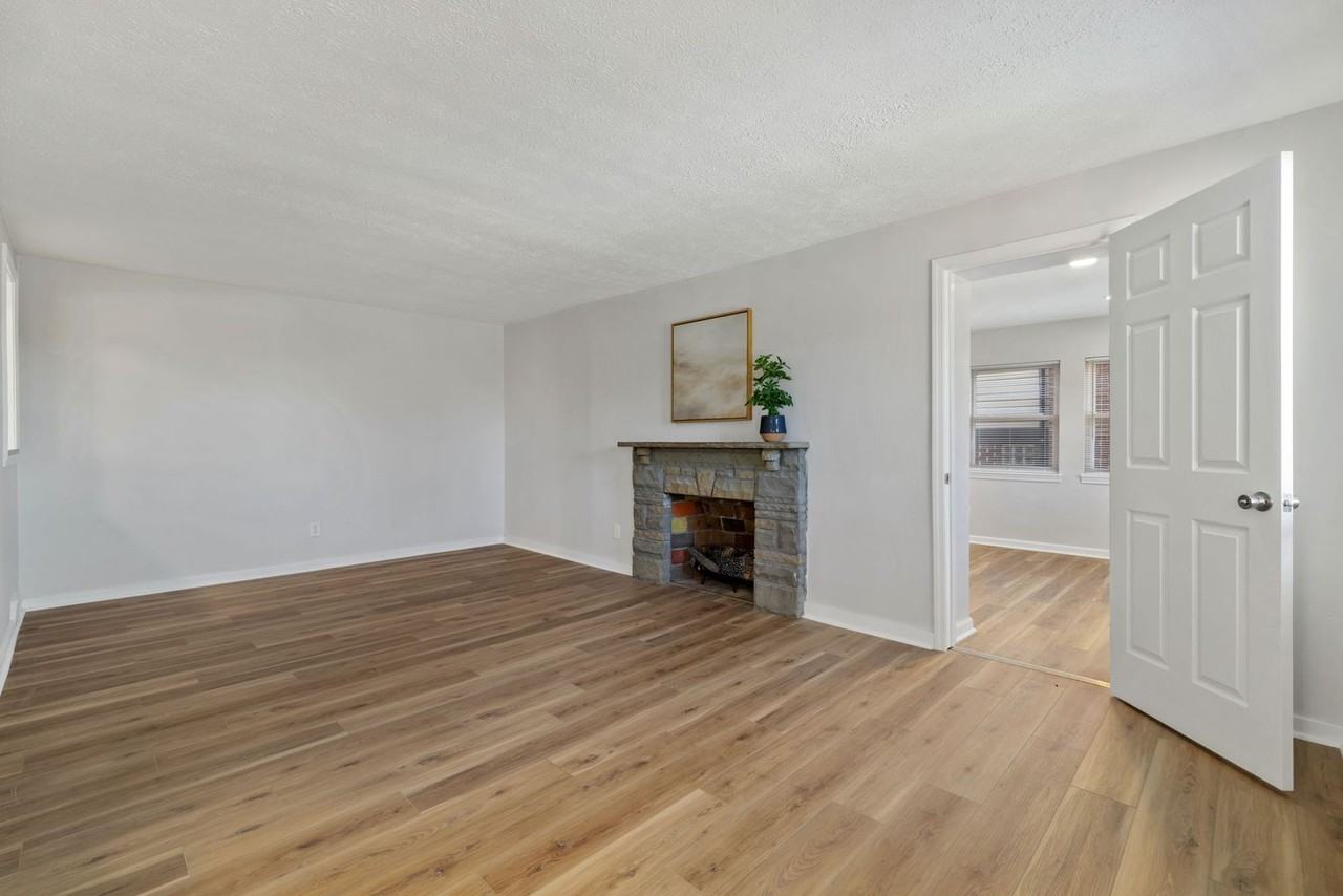 973 Agnew Rd - Photo 5 of 39