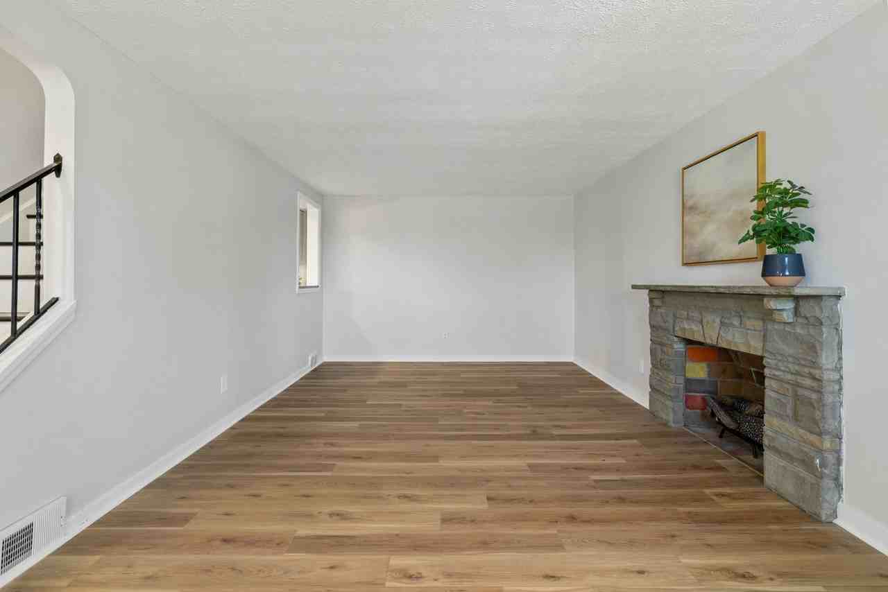 973 Agnew Rd - Photo 7 of 39