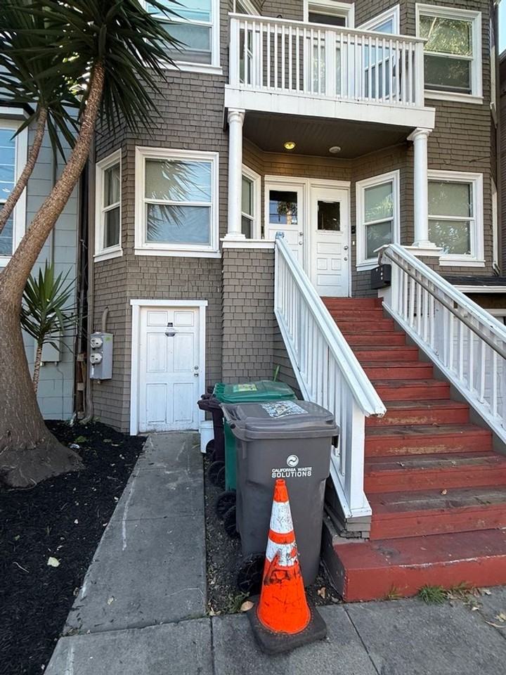 2533 Filbert St - Photo 2 of 9