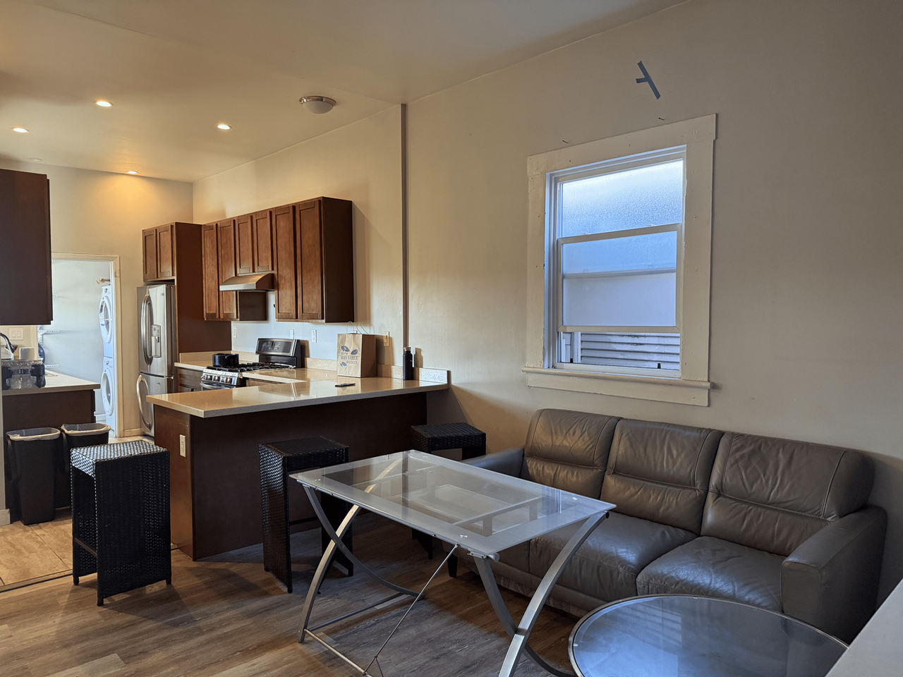 2533 Filbert St - Photo 4 of 9