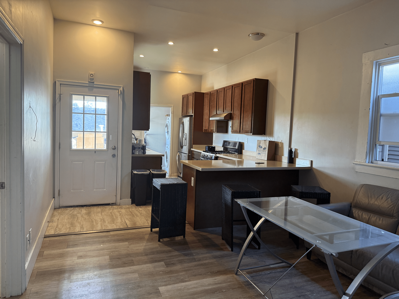 2533 Filbert St - Photo 5 of 9