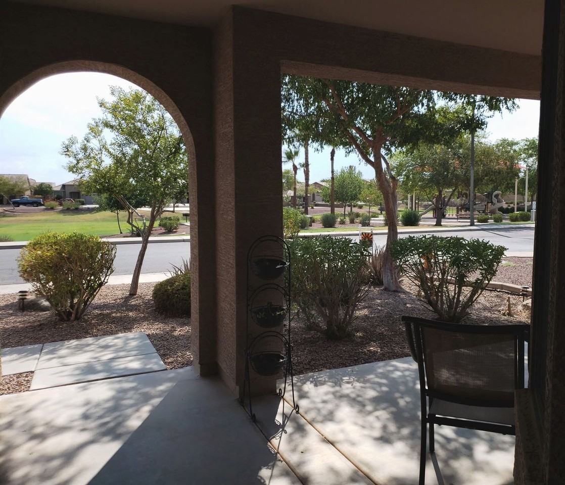 208 E Caribbean Dr - Photo 2 of 32