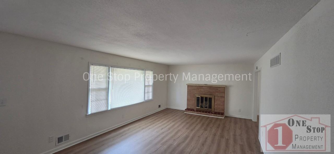 2111 N 49th St - Photo 5 of 33
