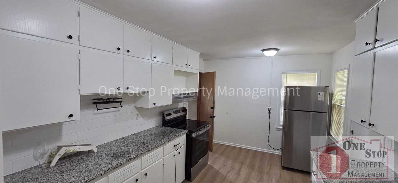 2111 N 49th St - Photo 7 of 33