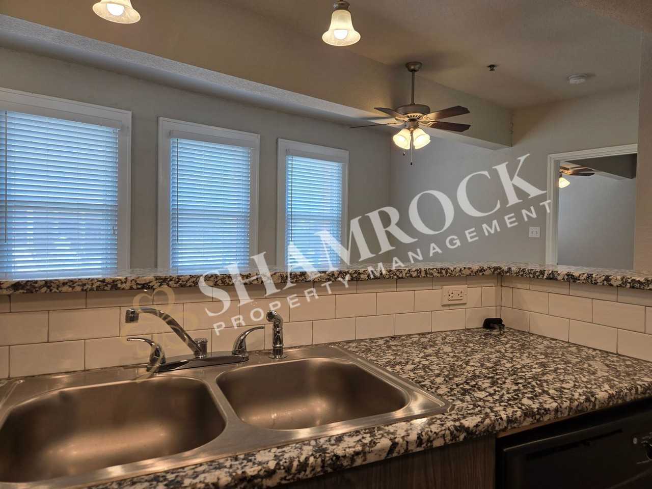 1307 Austin Ave #202 - Photo 5 of 13