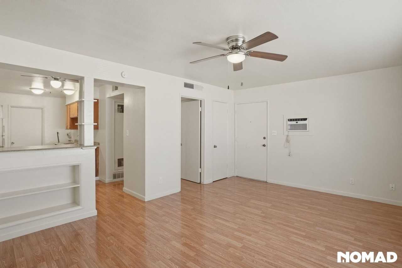 3704 N Abby St - Photo 5 of 35