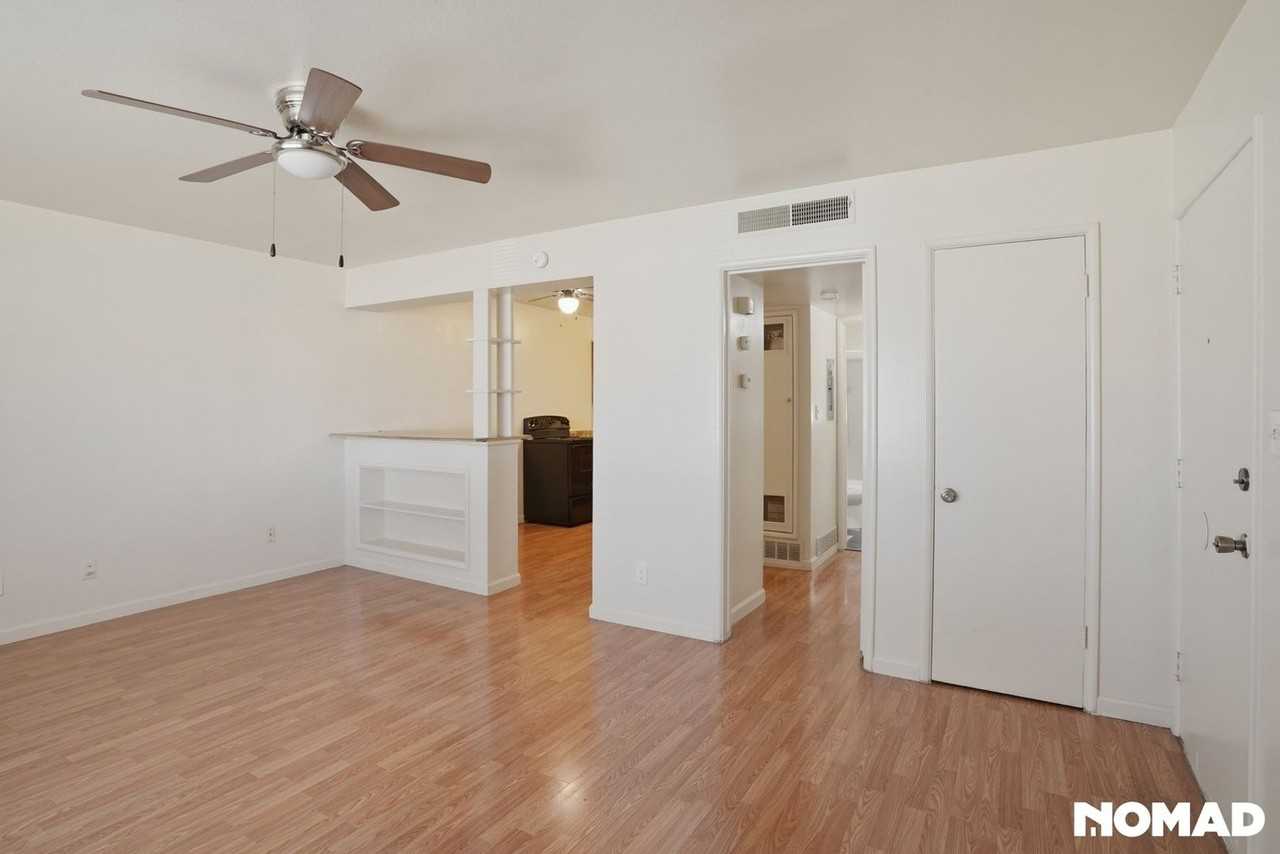 3704 N Abby St - Photo 6 of 35
