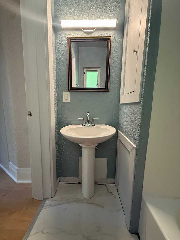 1003 Middle Rd #3 - Photo 6 of 9