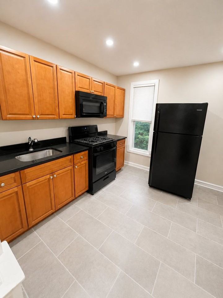 3232 N Dover St - Photo 7 of 15