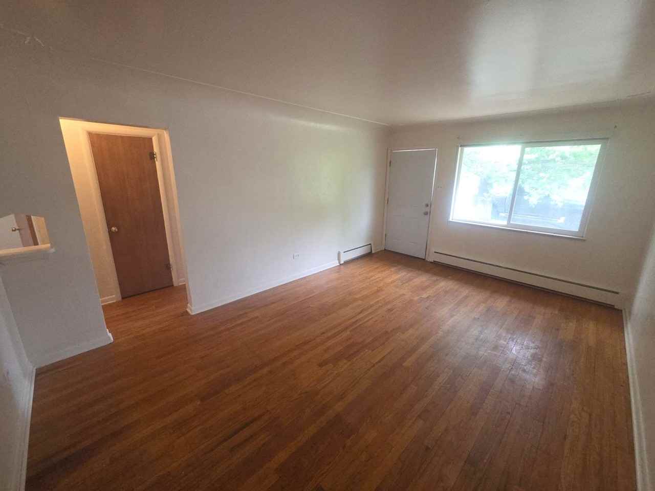 868 Forest St - Photo 4 of 13