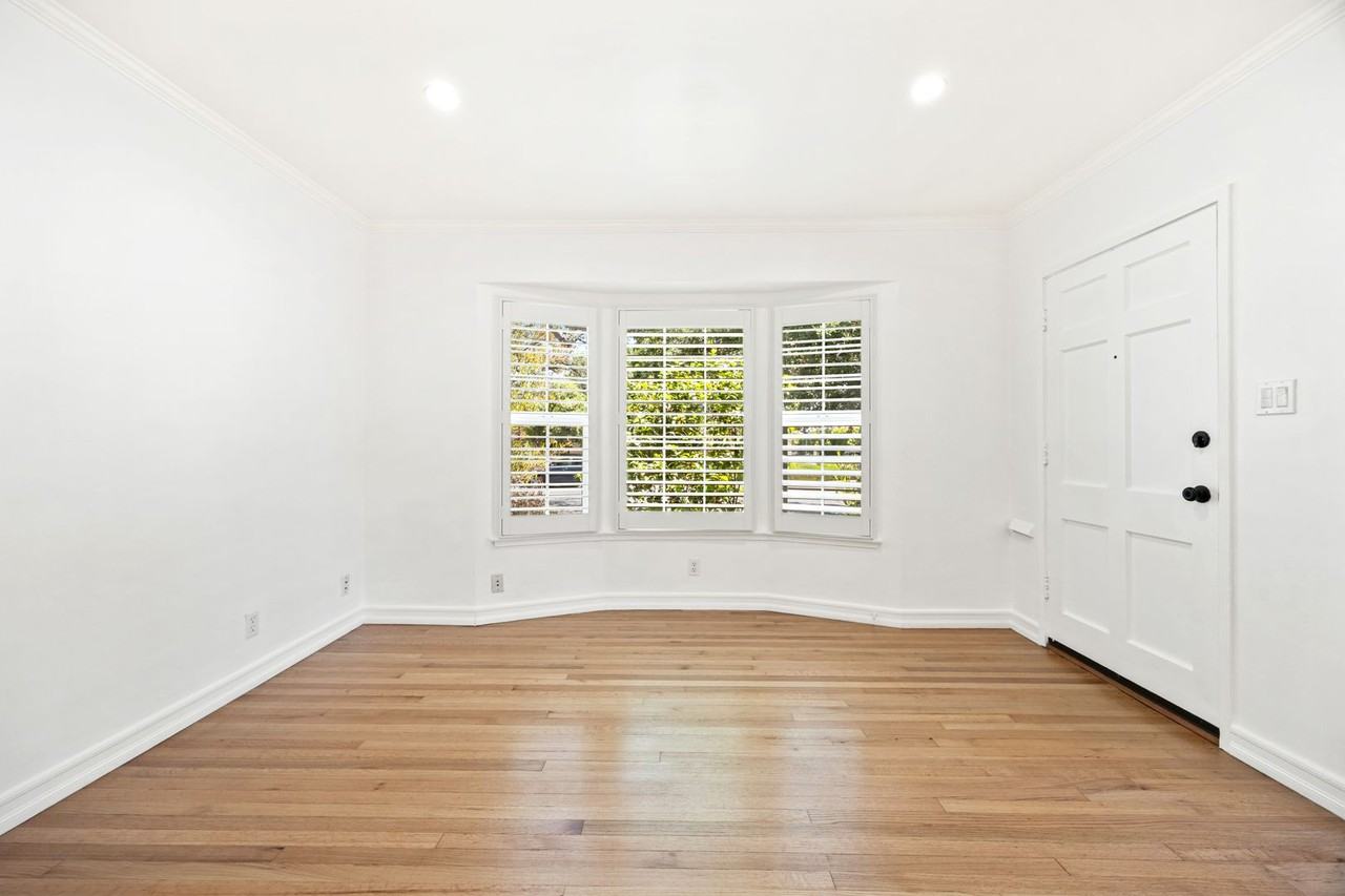 1041 Rose Ave - Photo 2 of 30