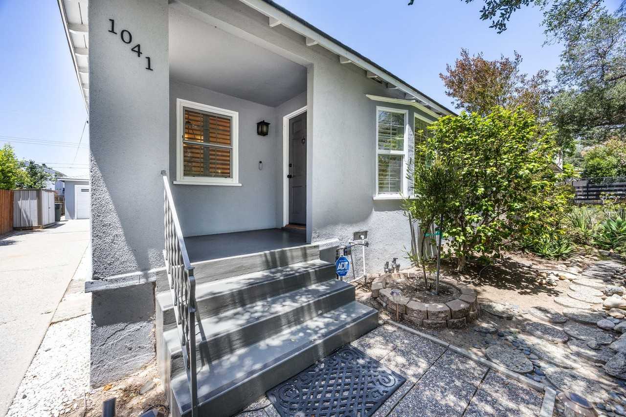 1041 Rose Ave - Photo 6 of 30