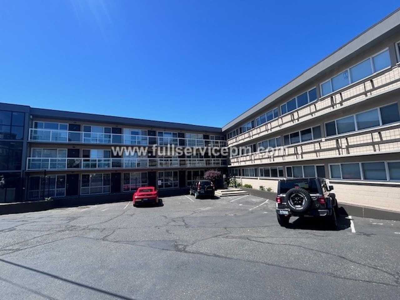 3151 Alki Ave Sw - Photo 3 of 29