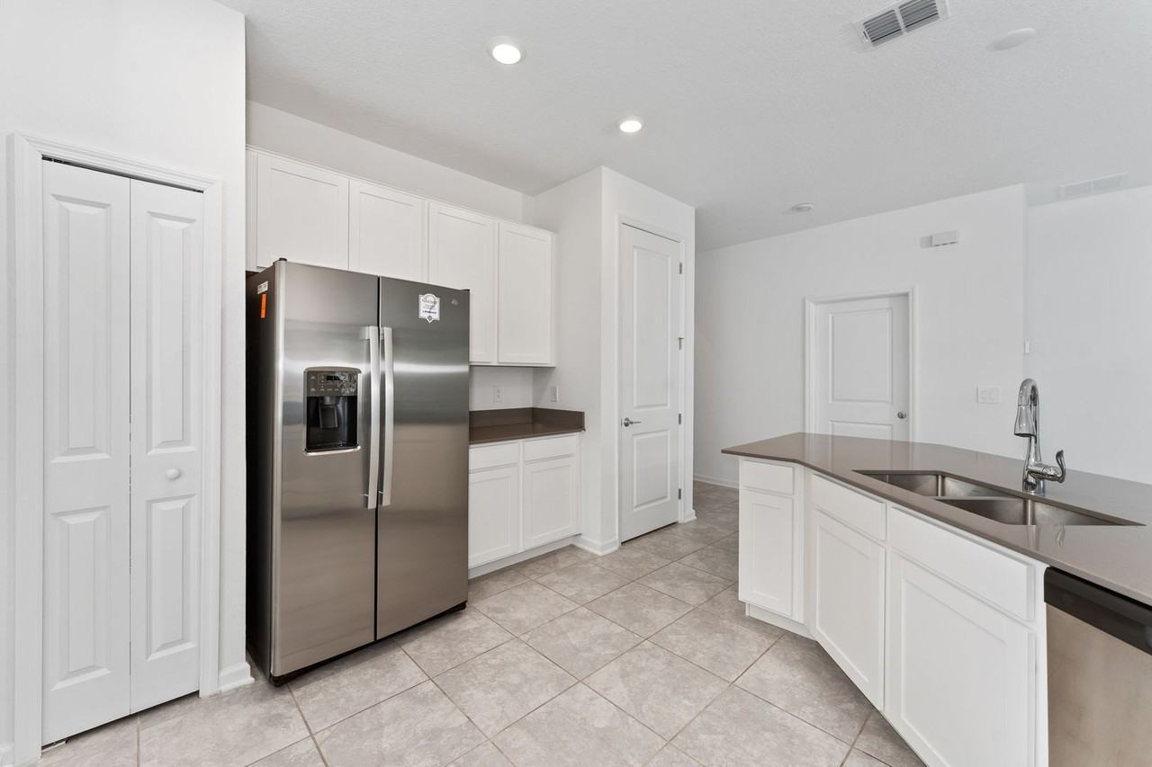860 Daring Dr - Photo 7 of 25
