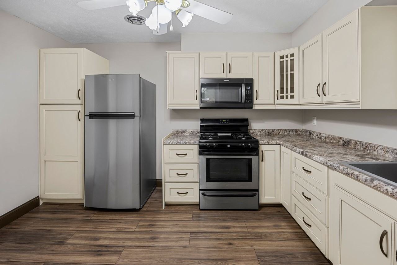 5908 Meredith Dr - Photo 4 of 22