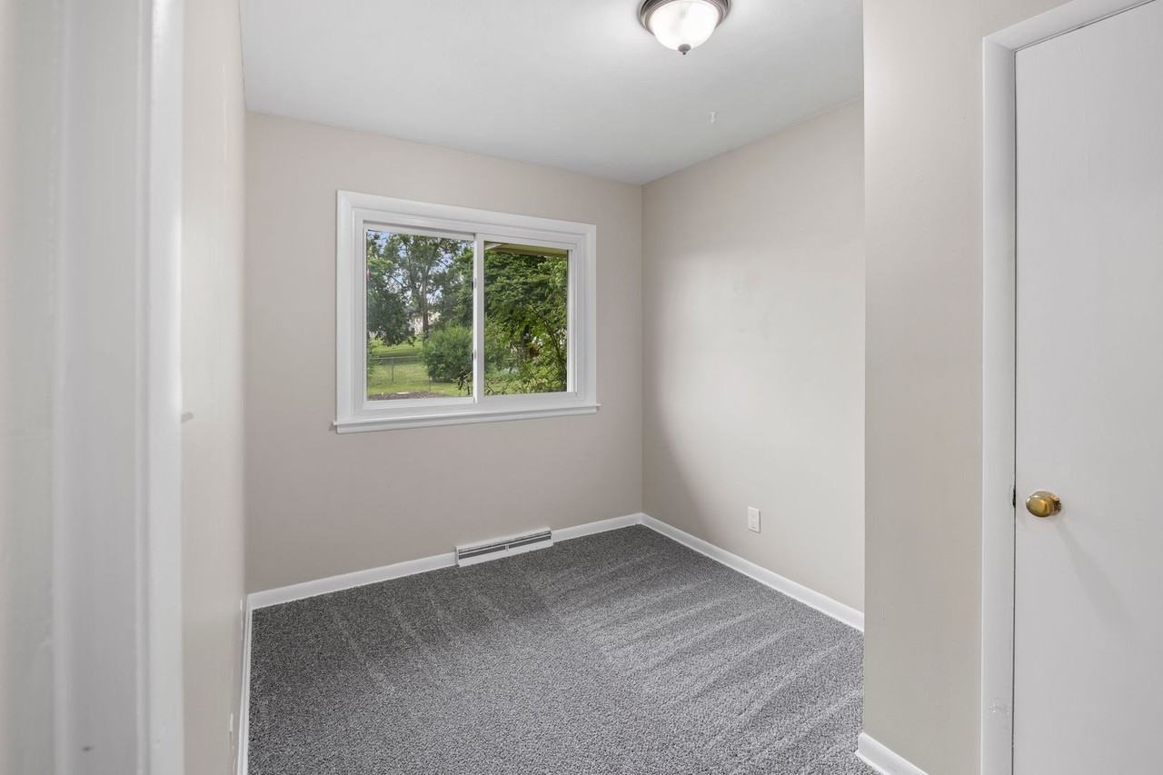 5908 Meredith Dr - Photo 5 of 22