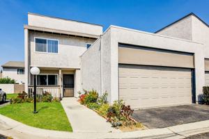 featured image of 449 N Via Napoli