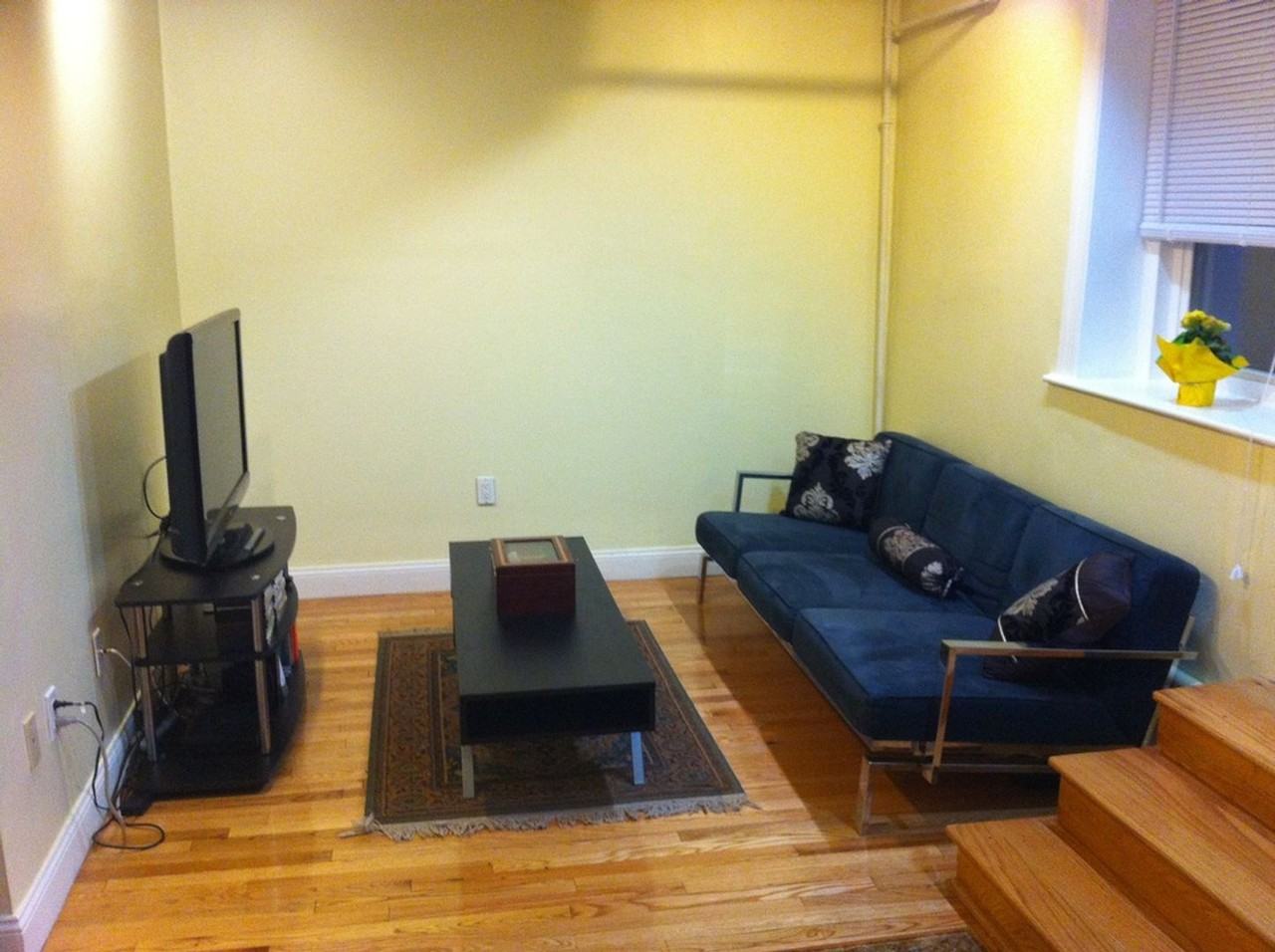 5 Colliston Rd Apt B - Photo 7 of 8