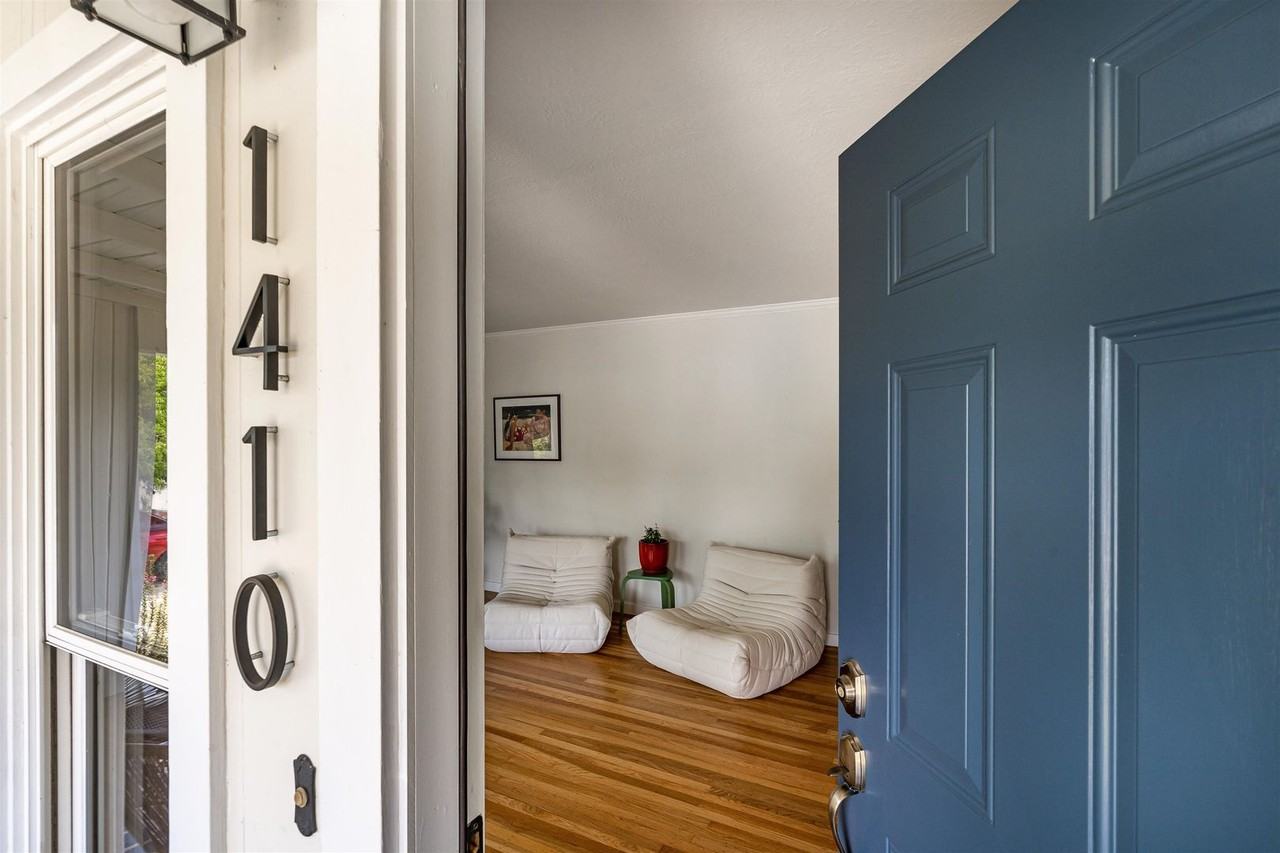 1410 Banks Ave - Photo 4 of 40