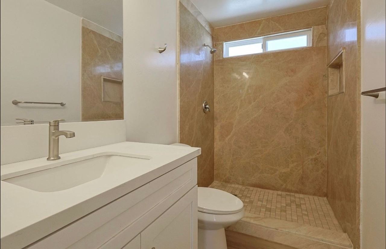 143 Buccaneer Dr - Photo 5 of 28