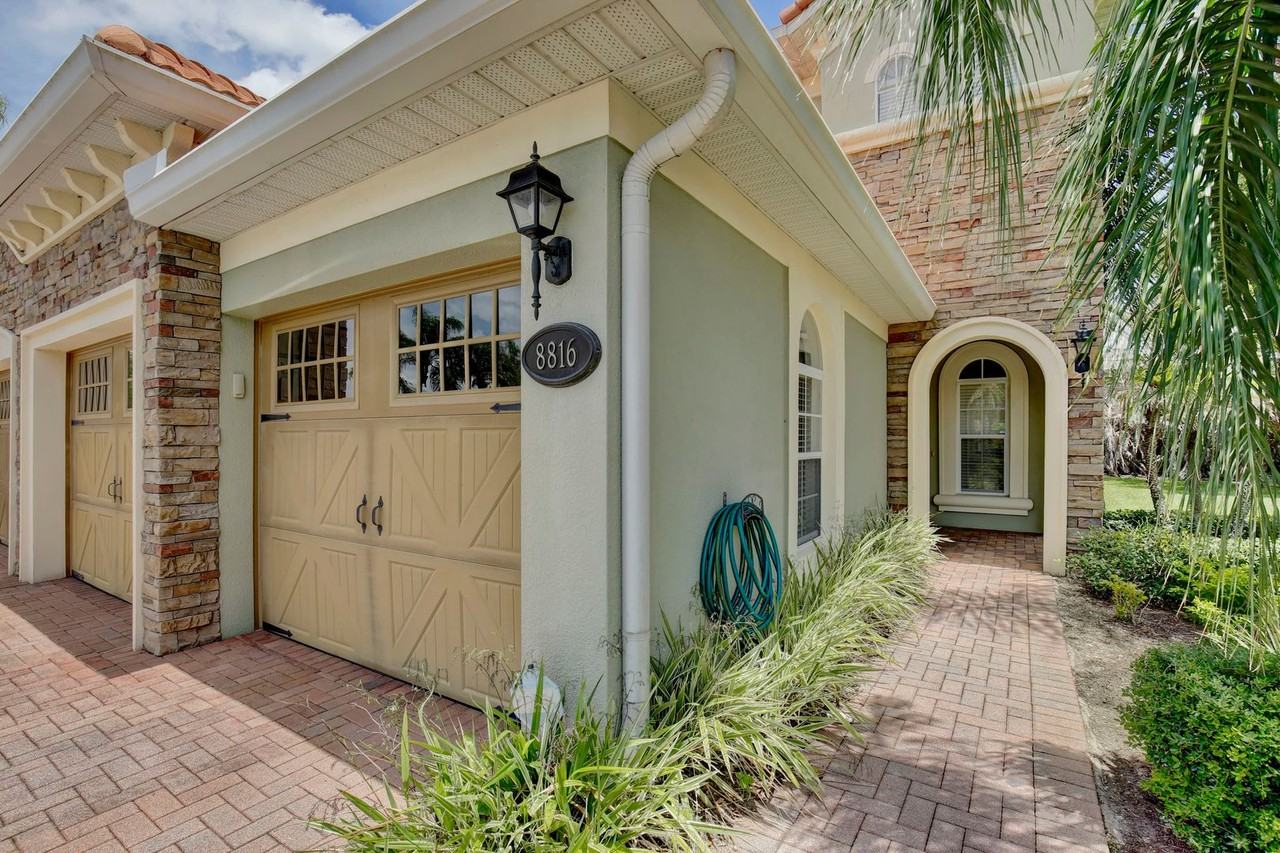 8816 Della Scala Cir - Photo 3 of 38