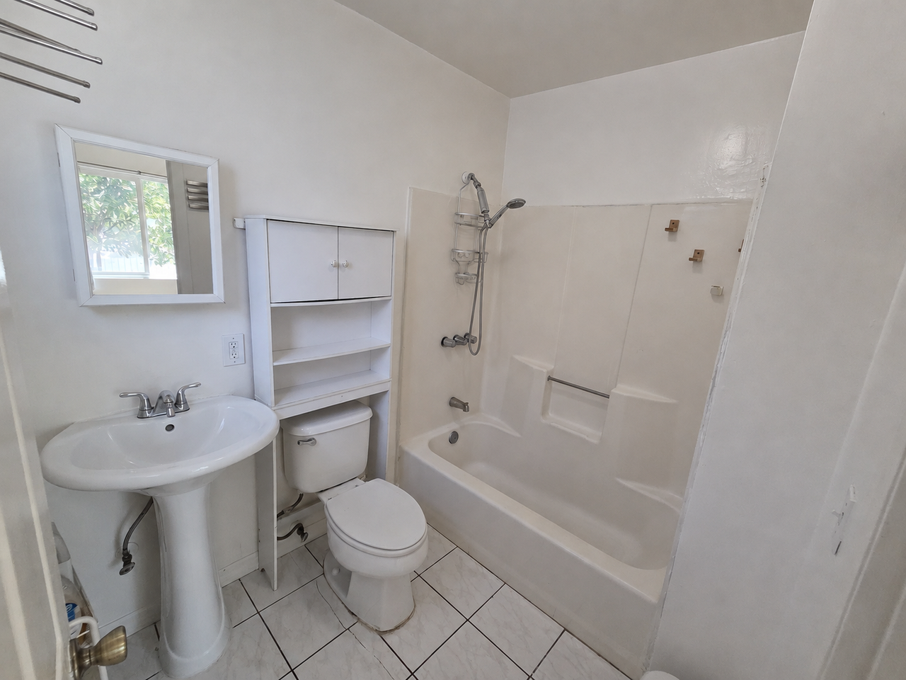2910 2nd Ave - Photo 6 of 24