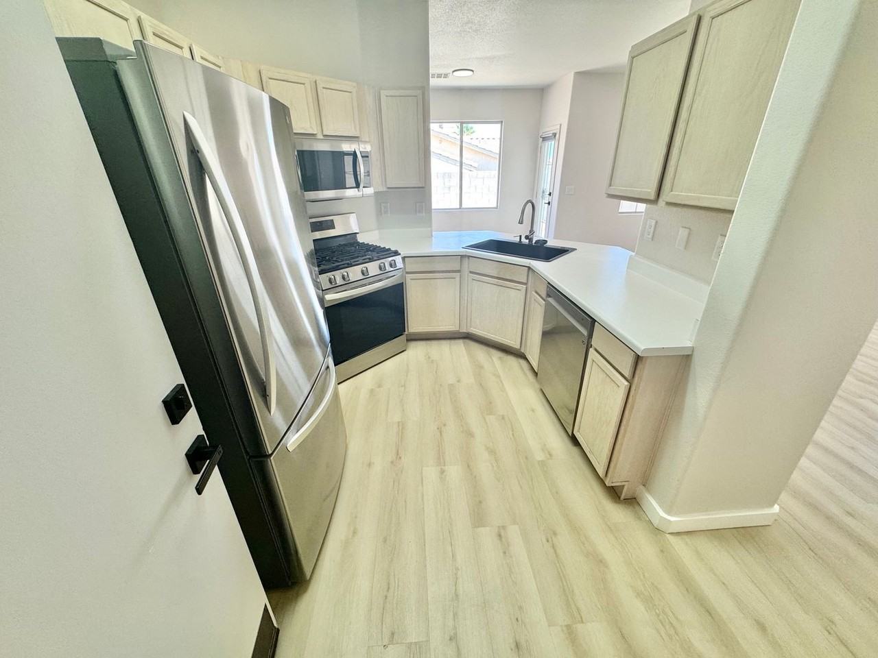 7340 Ridge Star Ct - Photo 2 of 22
