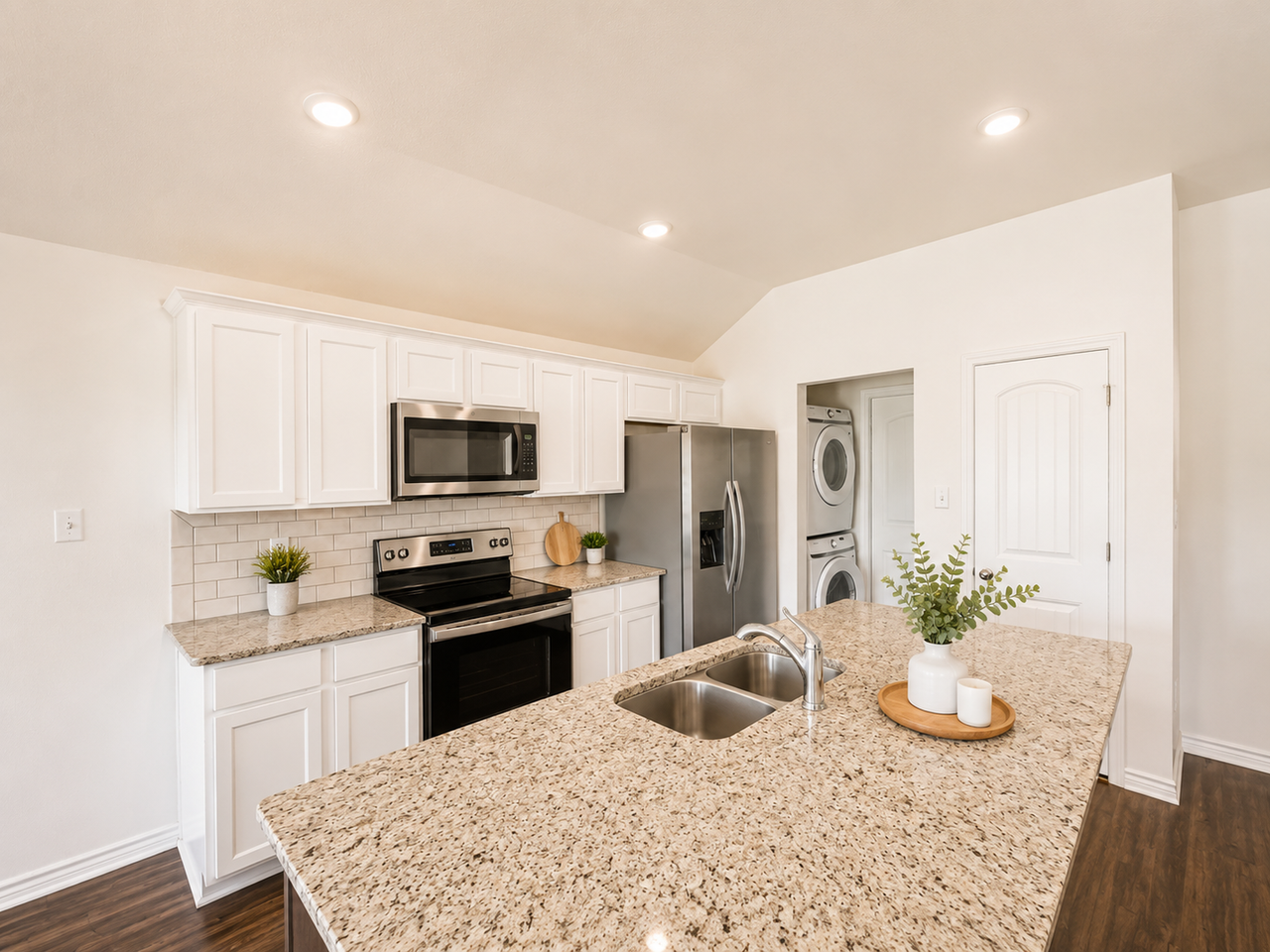907 E Mary Jane Dr - Photo 2 of 18