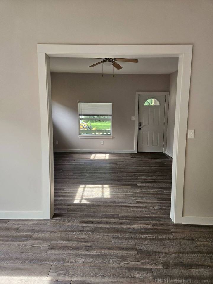 812 W Pershing St - Photo 2 of 26