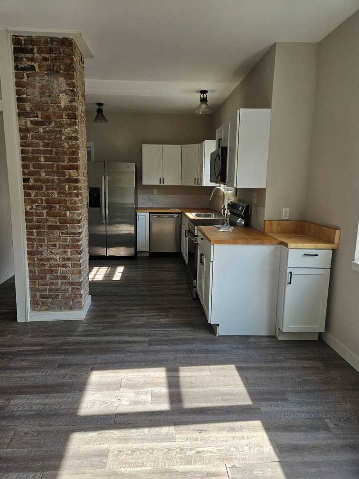 812 W Pershing St - Photo 4 of 26