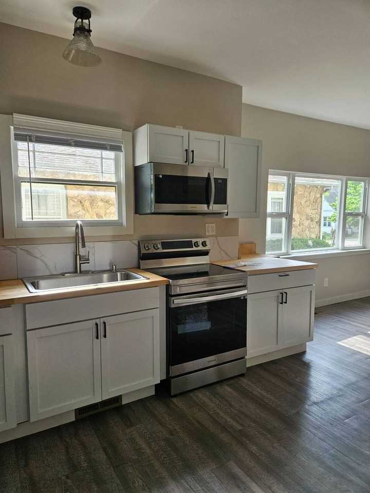 812 W Pershing St - Photo 5 of 26