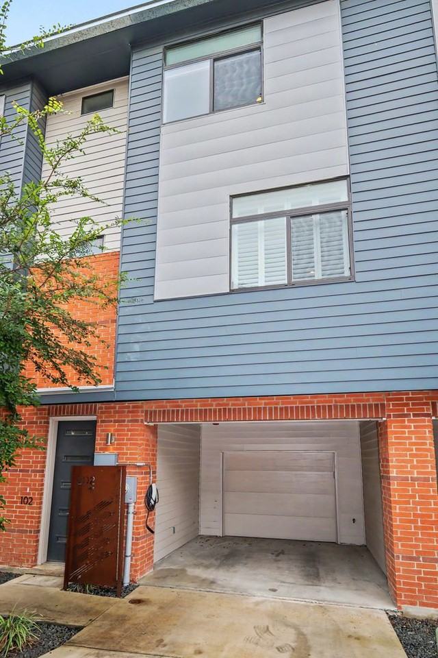 1606 N Hackberry #102 - Photo 2 of 22