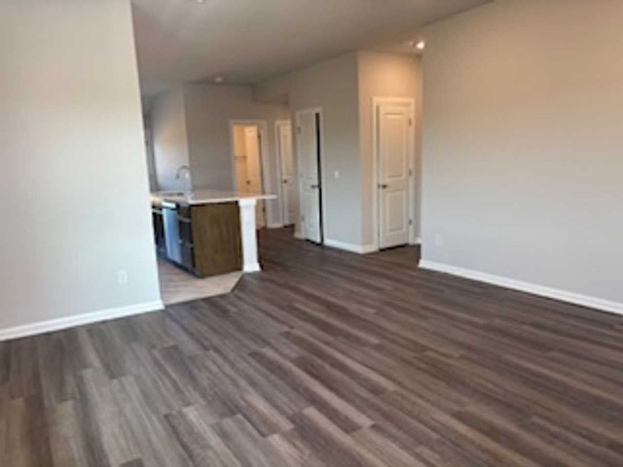 19501 Conway Dr - Photo 3 of 18